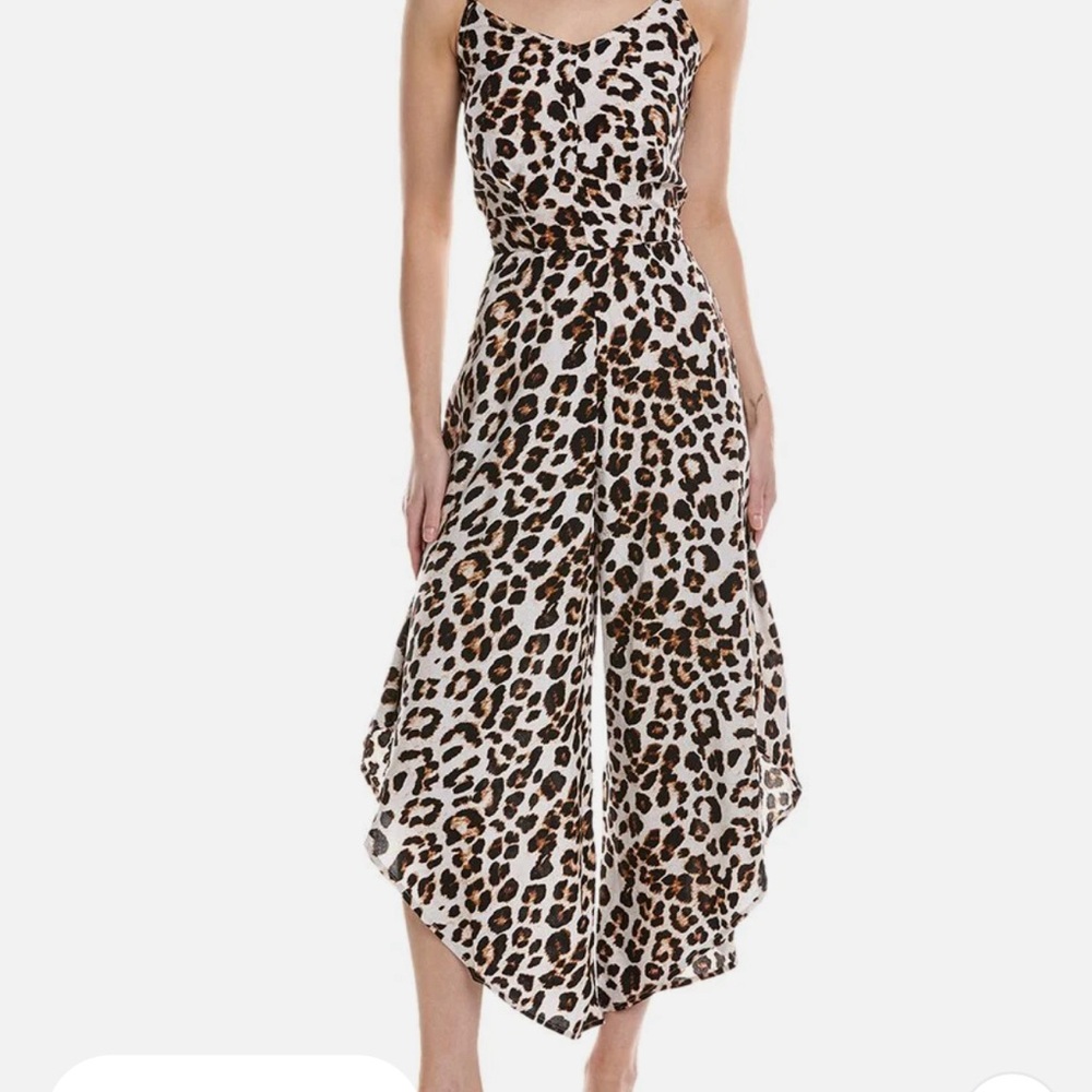 Vince Camuto. Fun Cute flowy Tie-Front Challis Jumpsuit